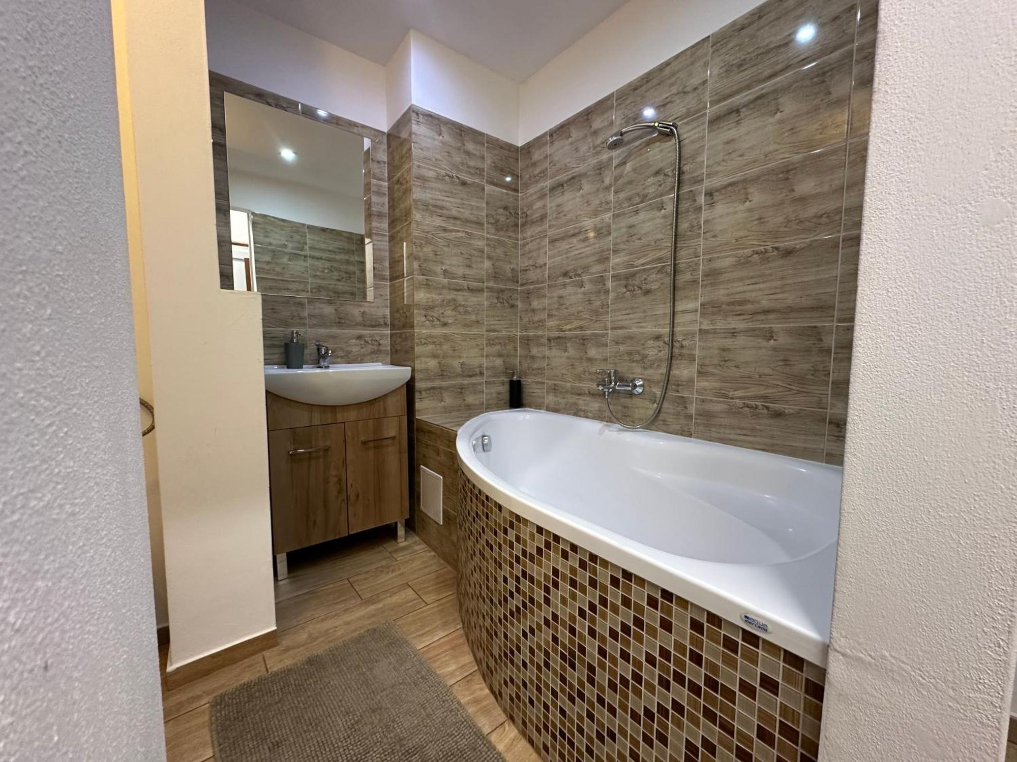 Apartman Bb-Centrum1 班斯卡-比斯特里察 外观 照片